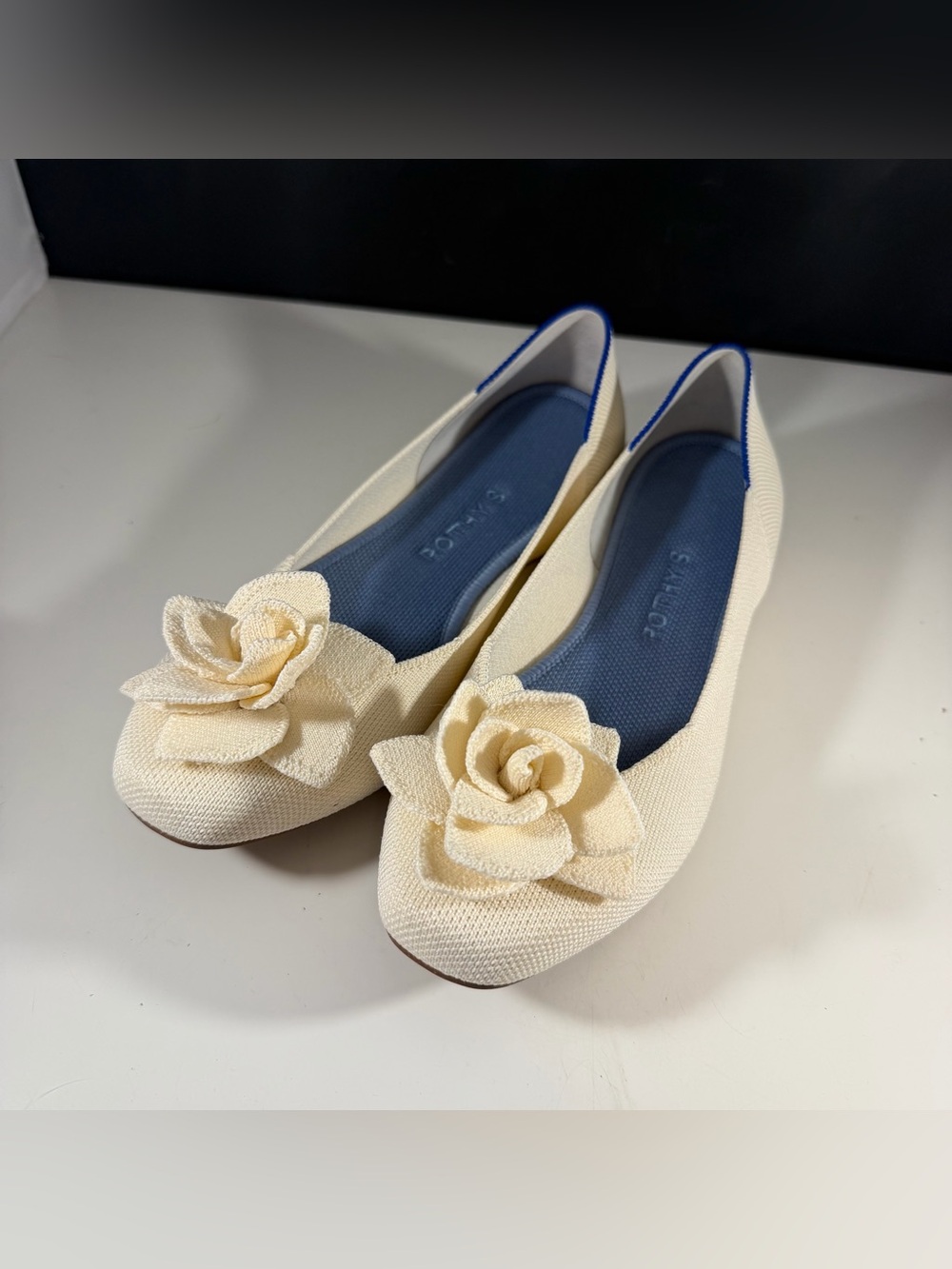 Rothys Womens Cream Square Petal Lightweight Flats- Size 8